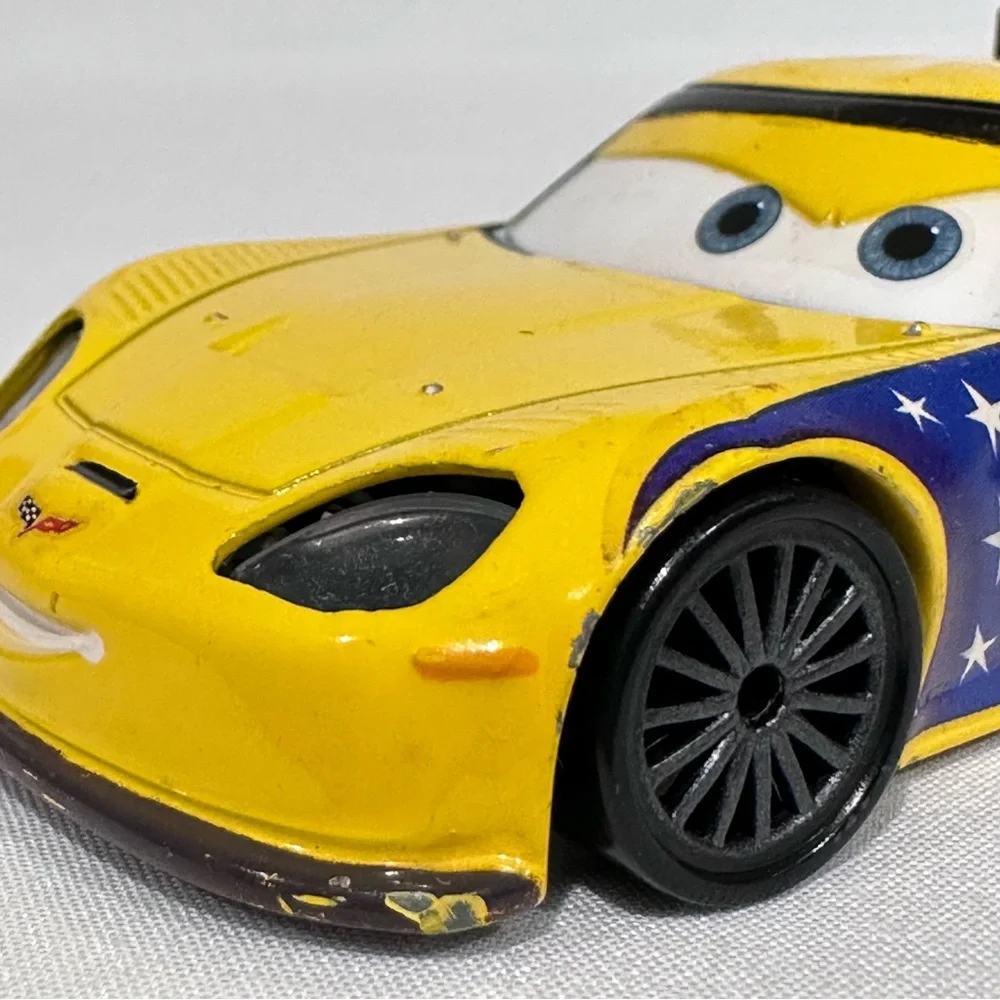 Disney Store Cars 1:43 Deluxe Jeff Gorvette World Grand Prix Die-cast